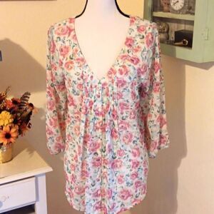 LC Lauren Conrad Rosey Top. Cottagecore, Floral,  Soft Girl